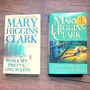 Mary Higgins Clark Book Bundle, paperbacks.